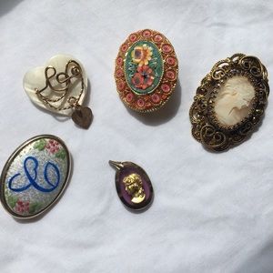 5 set of vintage pins